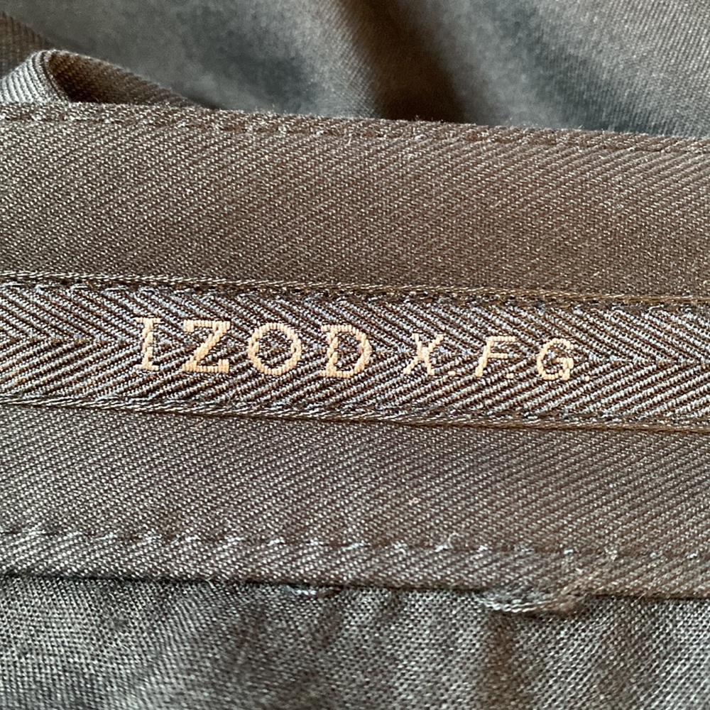 IZOD - XFG Perform X - Size W32 Black Cargo Golf, Sailing Shorts - Picture 7 of 7